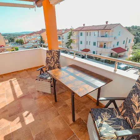 Apartment Dertil Premantura Exterior foto